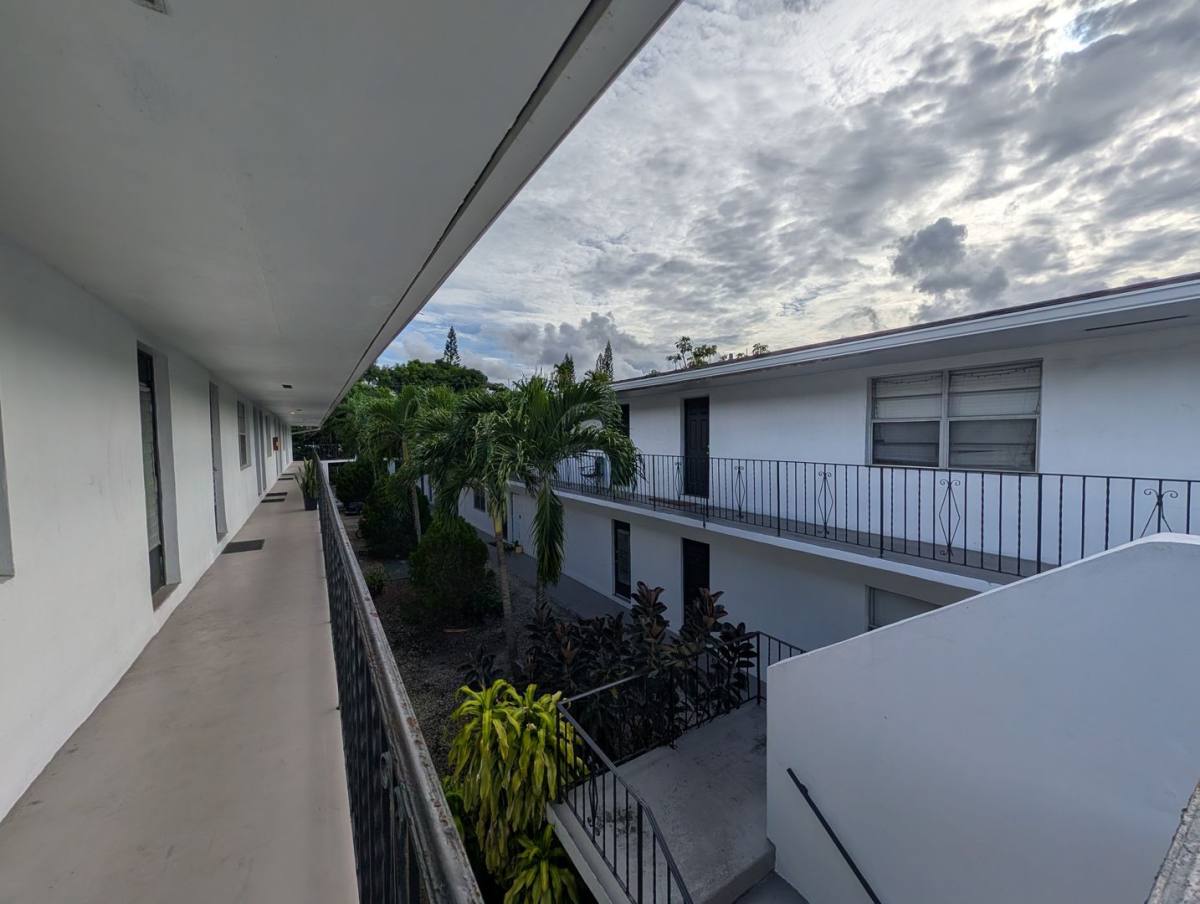 Apartment for rent at 2830 Fillmore St, Hollywood, FL 33020