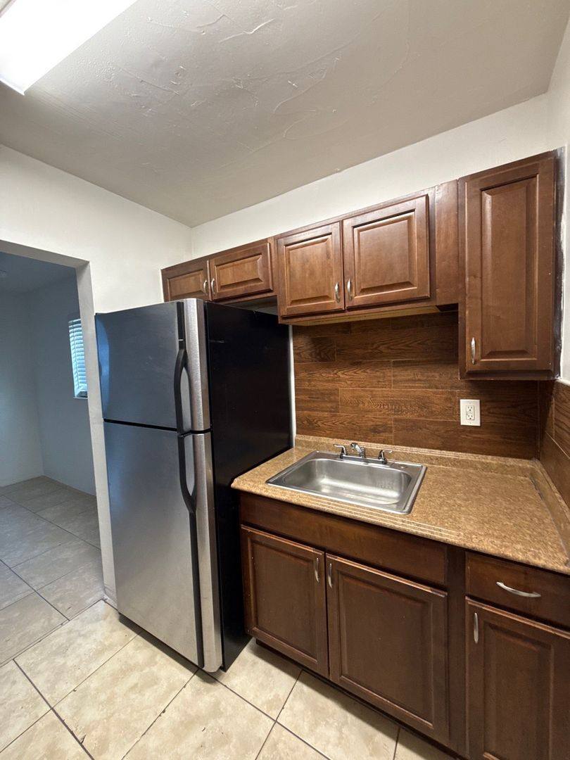 Apartment for rent at 2830 Fillmore St, Hollywood, FL 33020