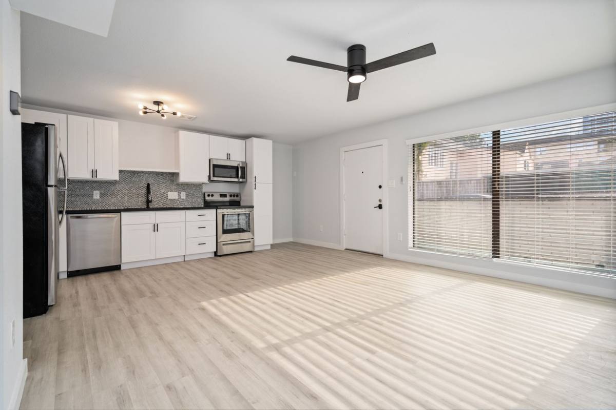 Apartment for rent at 606 Harold St, Houston, TX 77006
