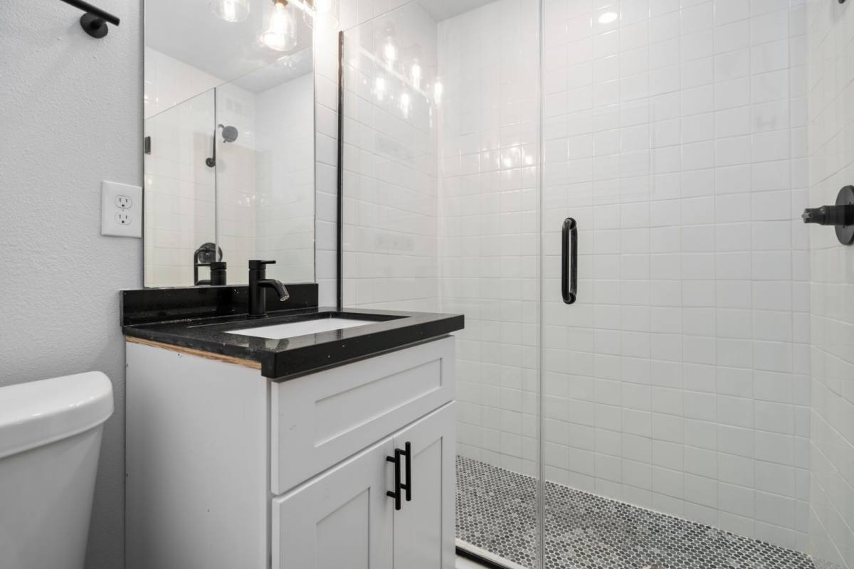 Apartment for rent at 606 Harold St, Houston, TX 77006