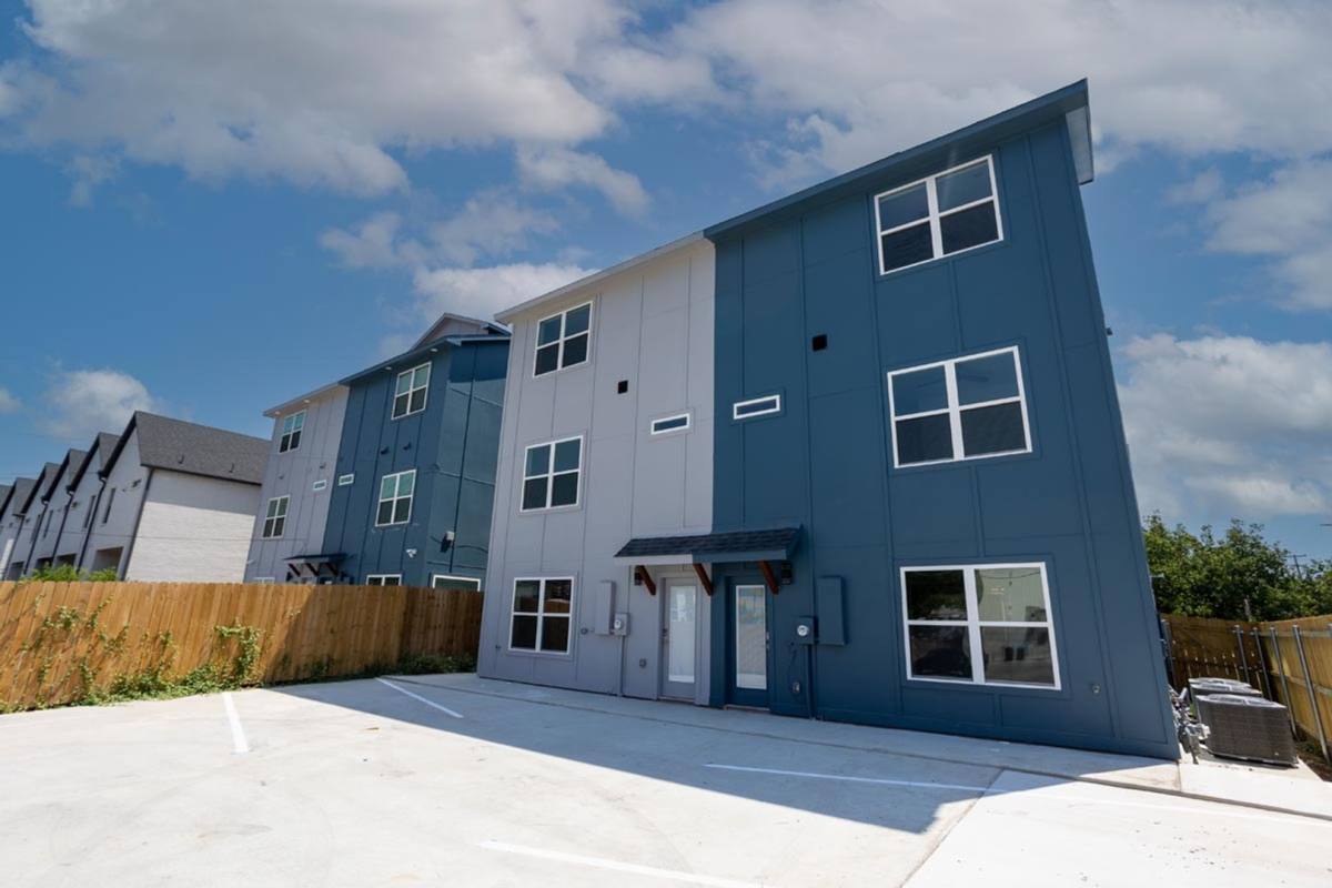 Apartment for rent at 3224 Forest Park Blvd, Fort Worth, TX 76110