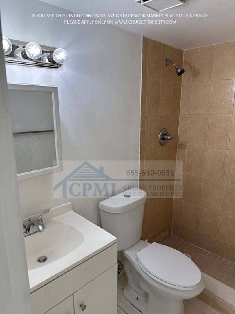Apartment for rent at 1095 W 77 St, Hialeah, FL 33014