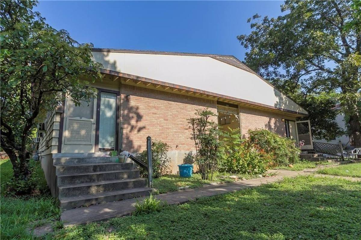 Townhouse for rent at 3304 Tom Green St #C, Austin, TX 78705