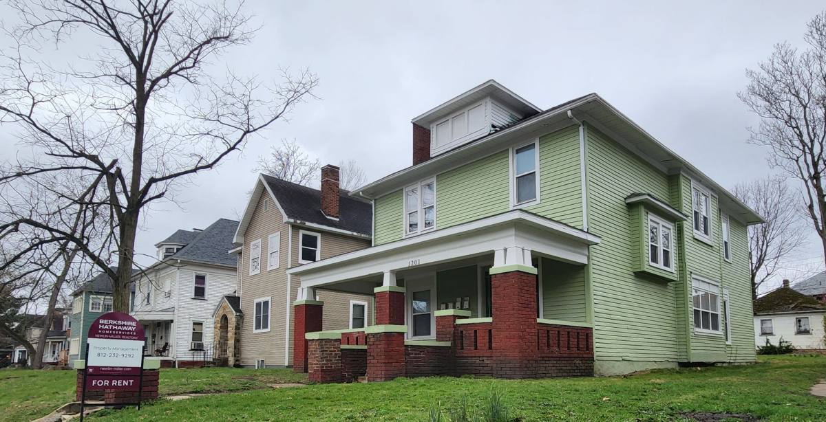 Apartment for rent at 1201 S 7th St, Terre Haute, IN 47802