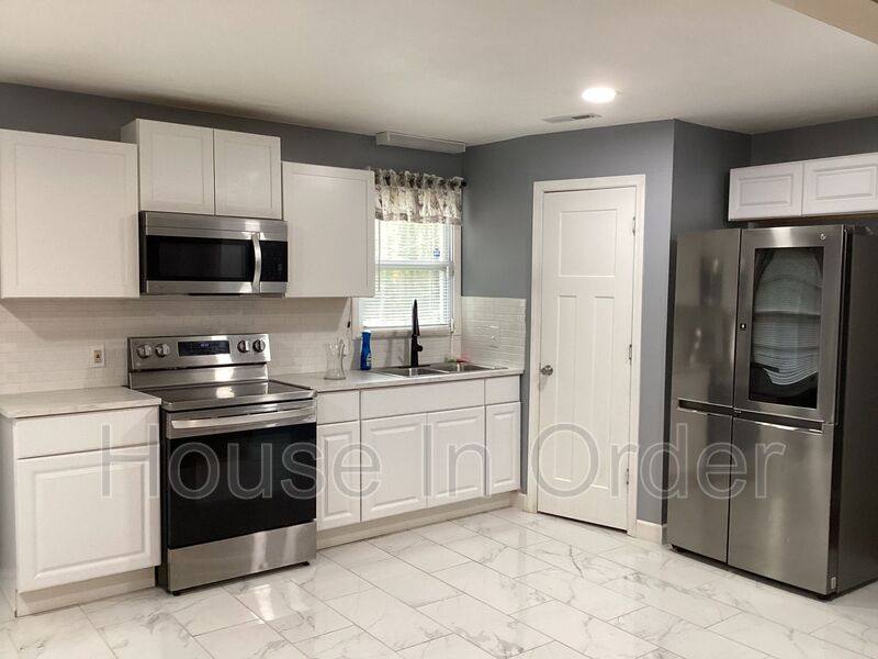 House for rent at 64 Valentine St, East Flat Rock, NC 28726