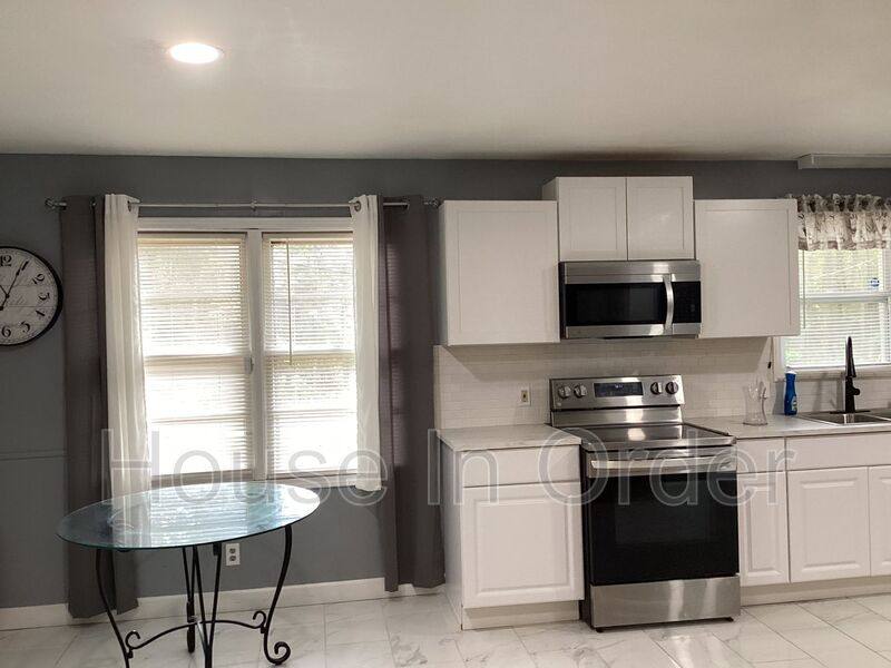 House for rent at 64 Valentine St, East Flat Rock, NC 28726