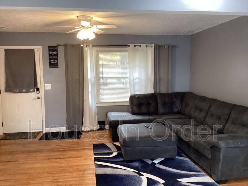 House for rent at 64 Valentine St, East Flat Rock, NC 28726