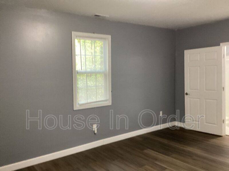 House for rent at 64 Valentine St, East Flat Rock, NC 28726