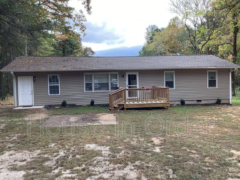 House for rent at 64 Valentine St, East Flat Rock, NC 28726