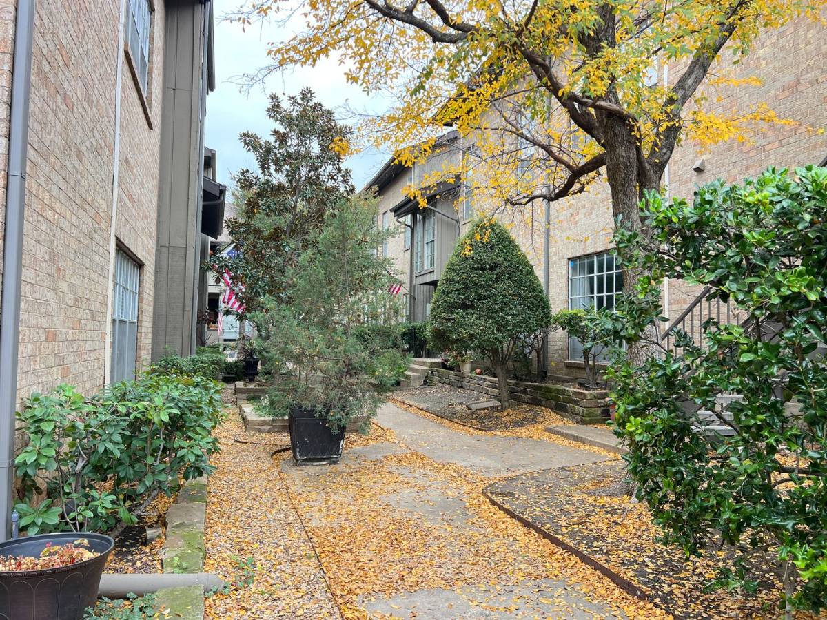 Condo for rent at 10432 High Hollows Dr #BUILDING L 241, Dallas, TX 75230