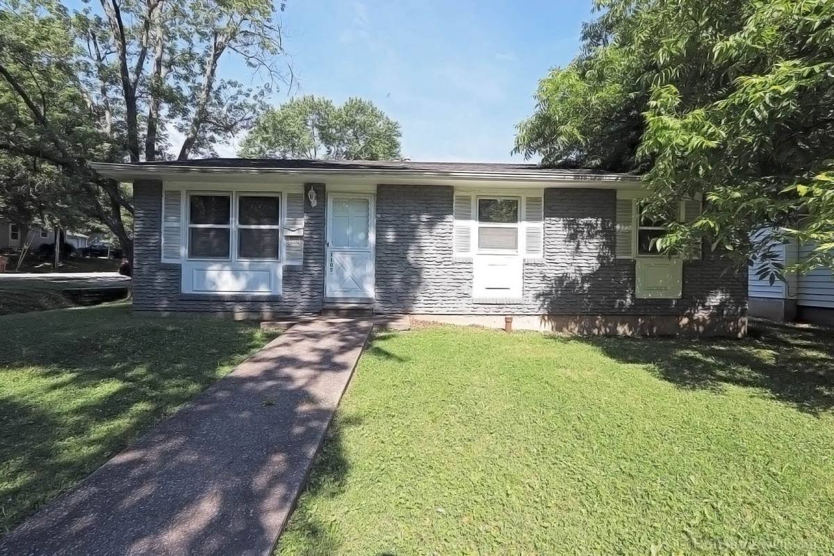 House for rent at 1105 N W End Blvd, Cape Girardeau, MO 63701