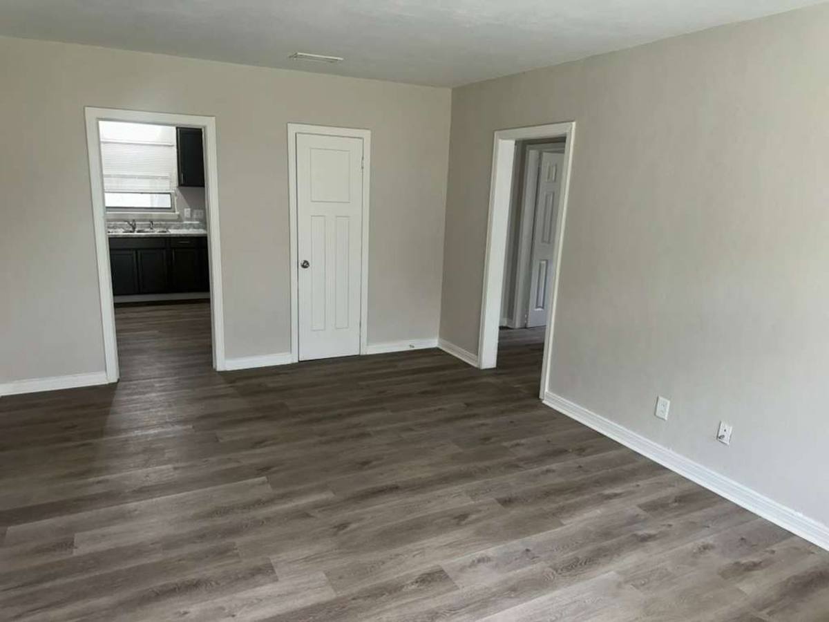 Apartment for rent at 1706 Virginia St, Mobile, AL 36604