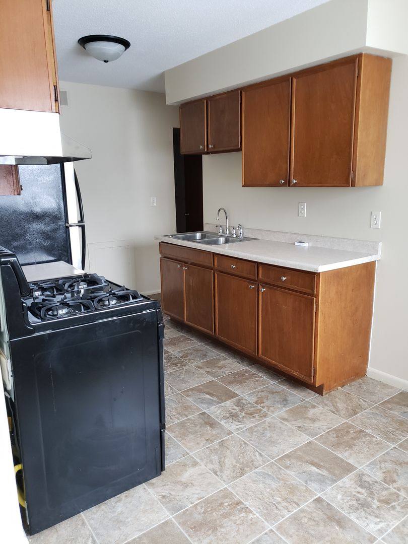 Apartment for rent at 5743 Glenwood Ave, Minneapolis, MN 55422
