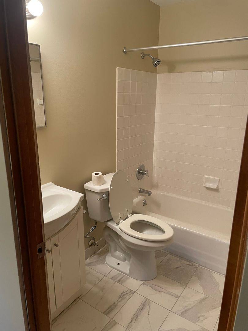 Apartment for rent at 5743 Glenwood Ave, Minneapolis, MN 55422