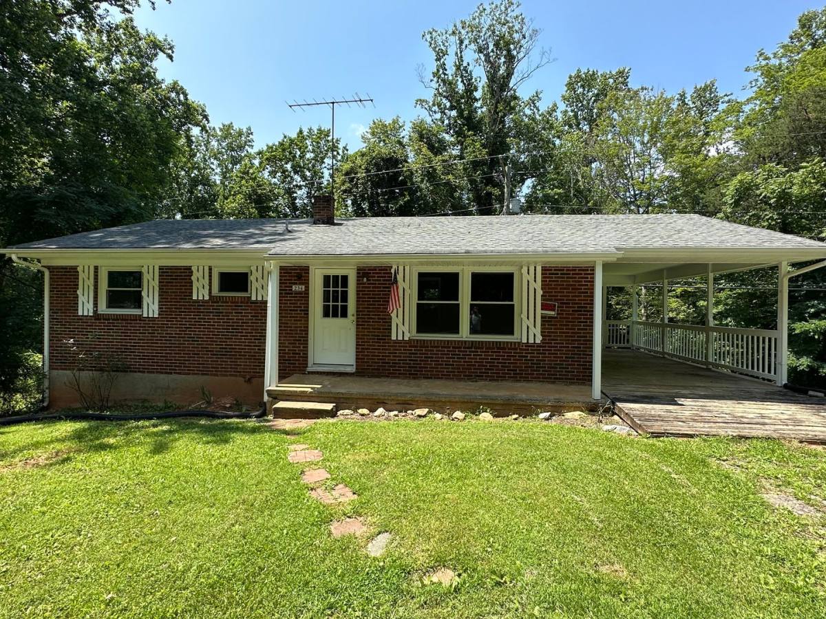 House for rent at 234 Johns Creek Rd, Madison Heights, VA 24572