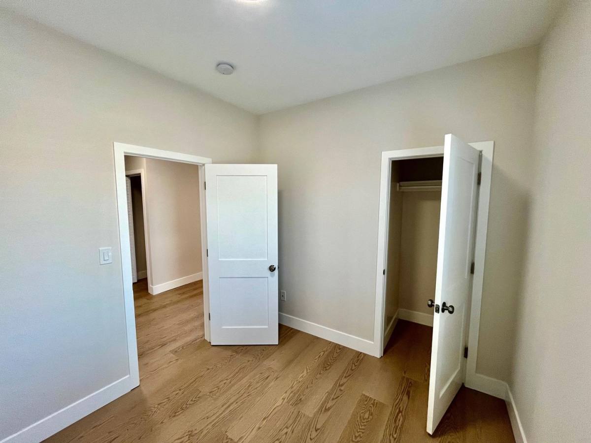 Apartment for rent at 1561 Innes Ave, San Francisco, CA 94124