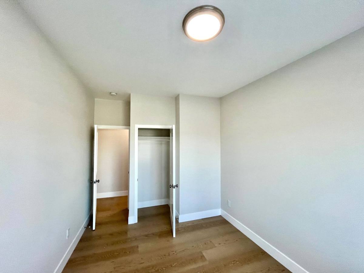 Apartment for rent at 1561 Innes Ave, San Francisco, CA 94124