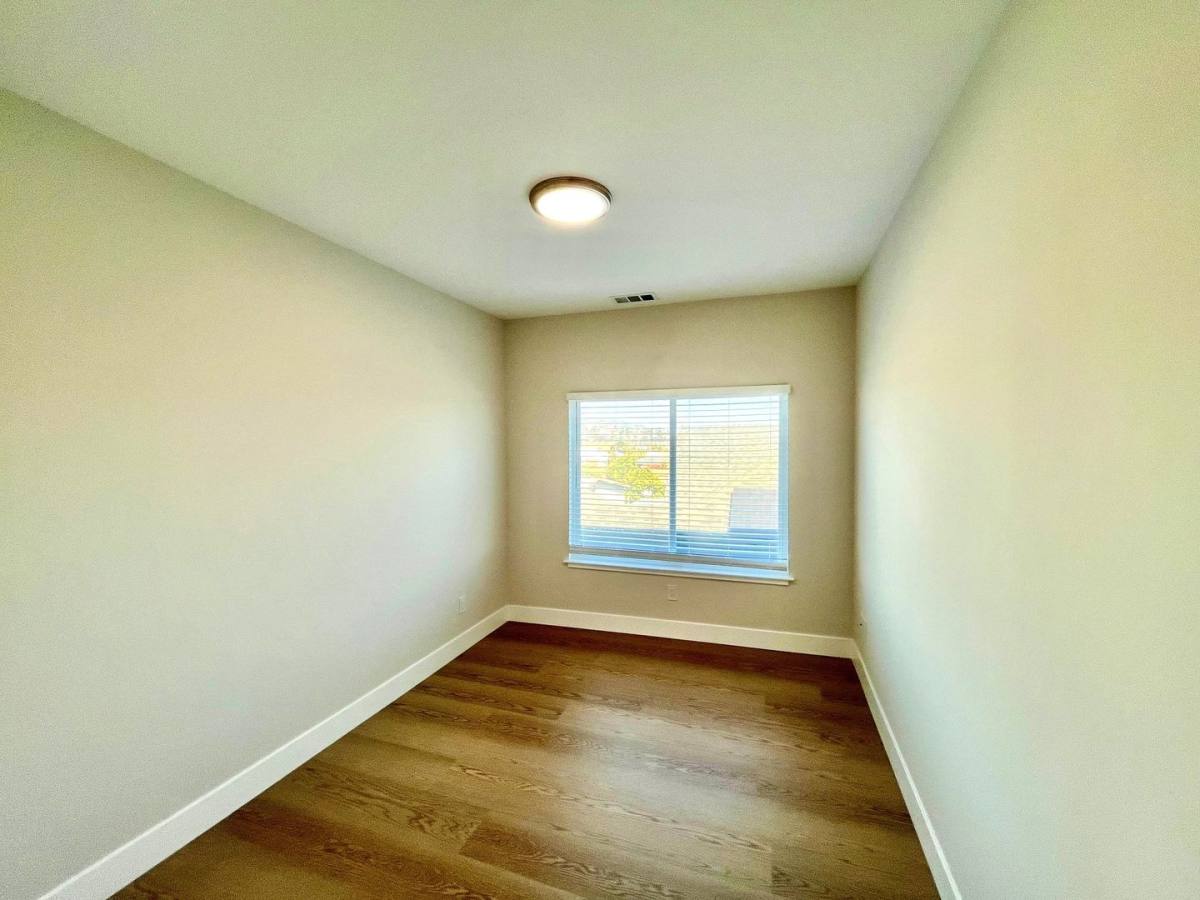 Apartment for rent at 1561 Innes Ave, San Francisco, CA 94124