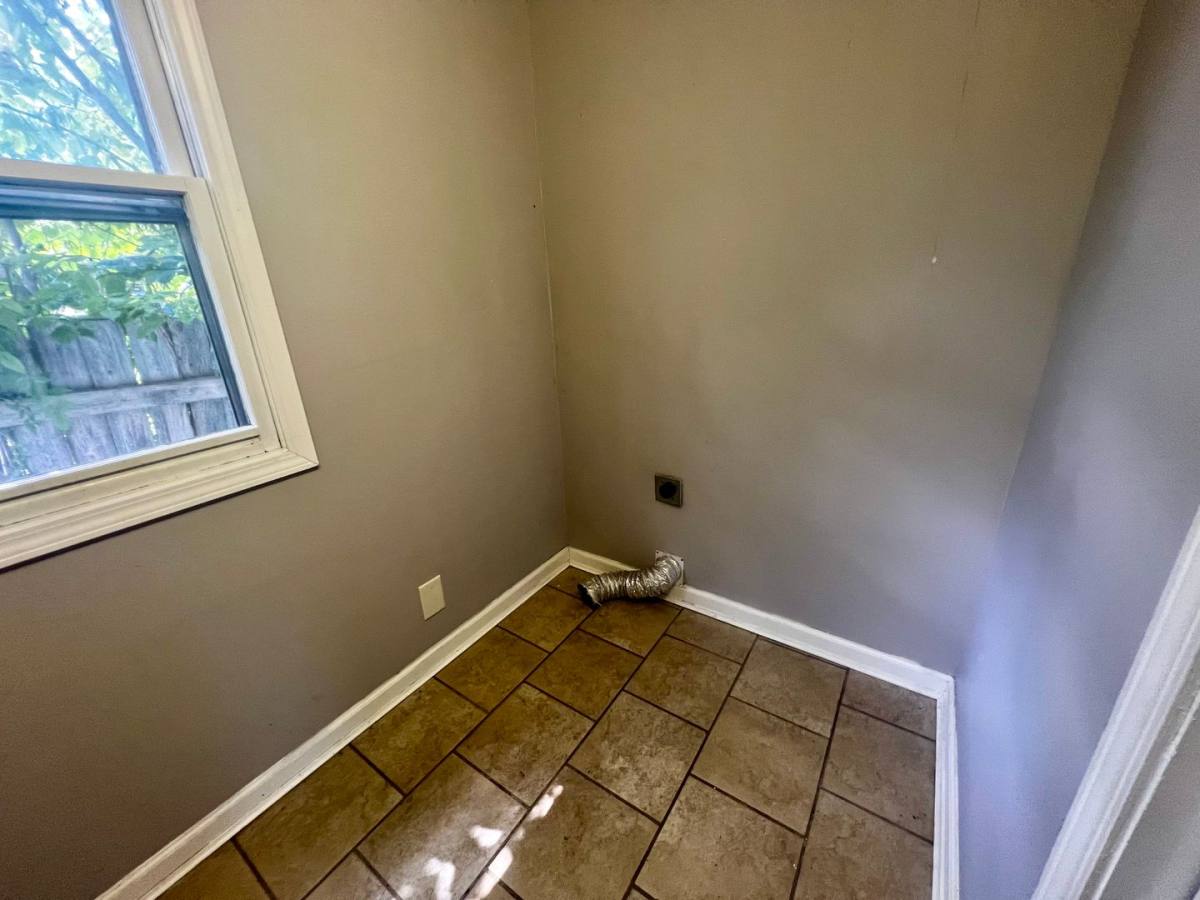 House for rent at 413 E Madison St, Franklin, KY 42134
