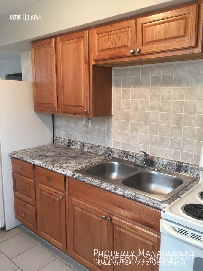 Apartment for rent at 2206 Hebron Ave, Zion, IL 60099