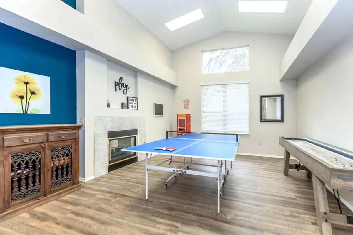Apartment for rent at 2605 Brookside Dr, Bakersfield, CA 93311