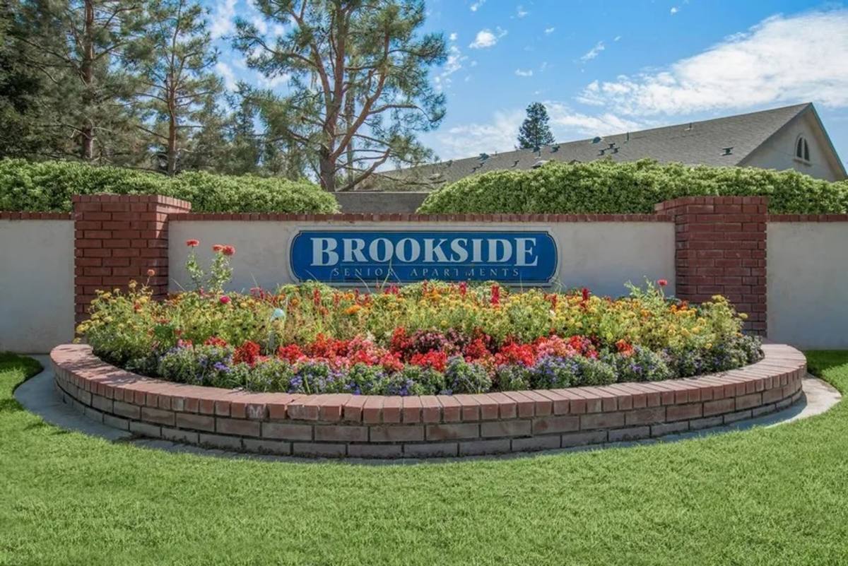 Apartment for rent at 2605 Brookside Dr, Bakersfield, CA 93311