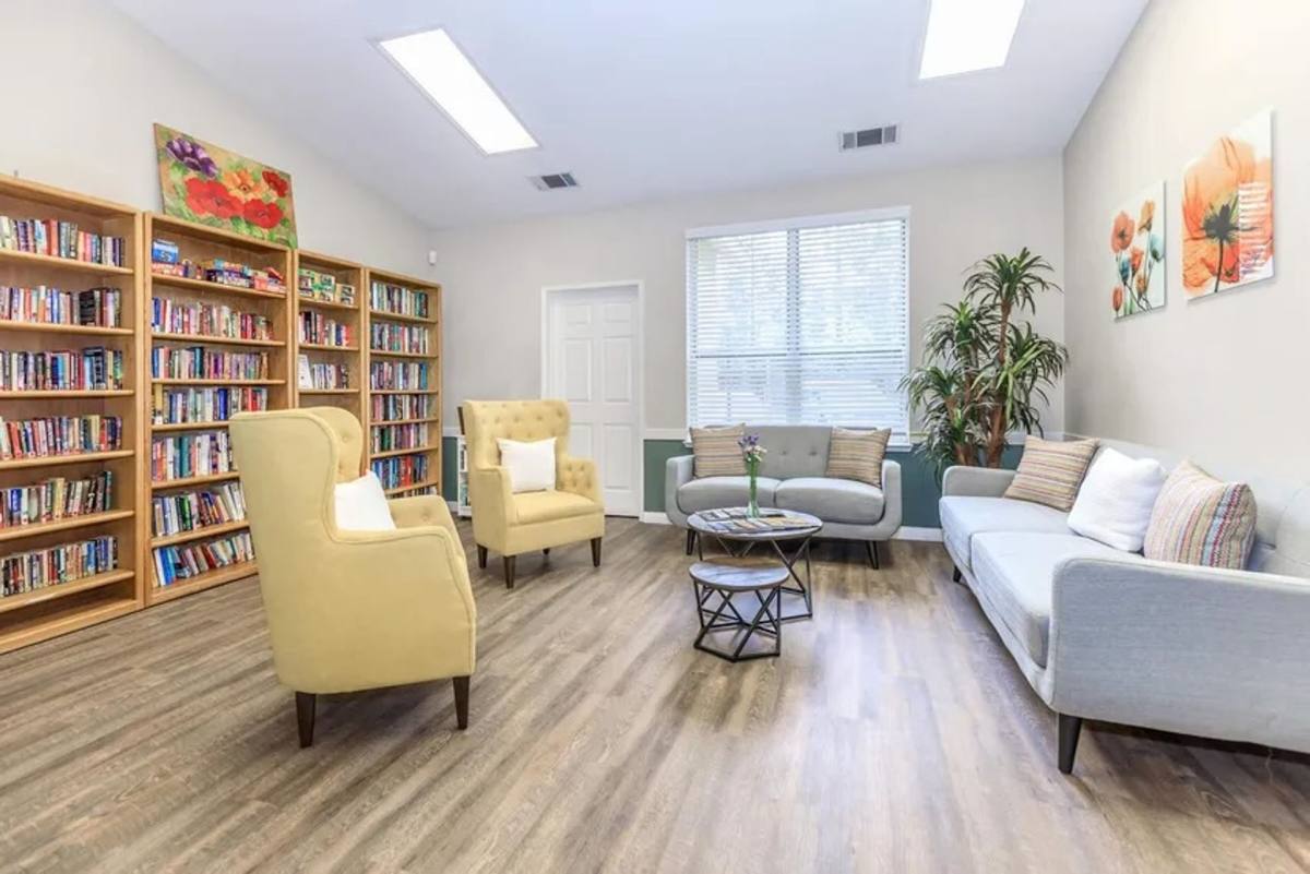 Apartment for rent at 2605 Brookside Dr, Bakersfield, CA 93311