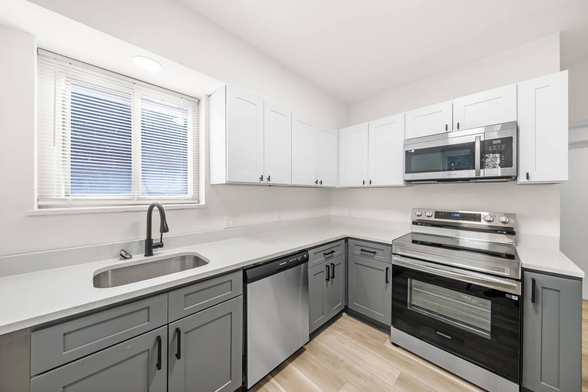 Apartment for rent at 18975 Hilliard Blvd #1, Rocky River, OH 44116