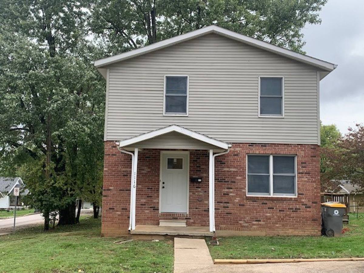 Townhouse for rent at 1116 S Park Ave, Bloomington, IN 47402