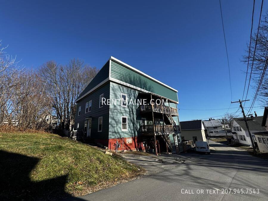 Apartment for rent at 17 Veteran Court #3, Waterville, ME 04901