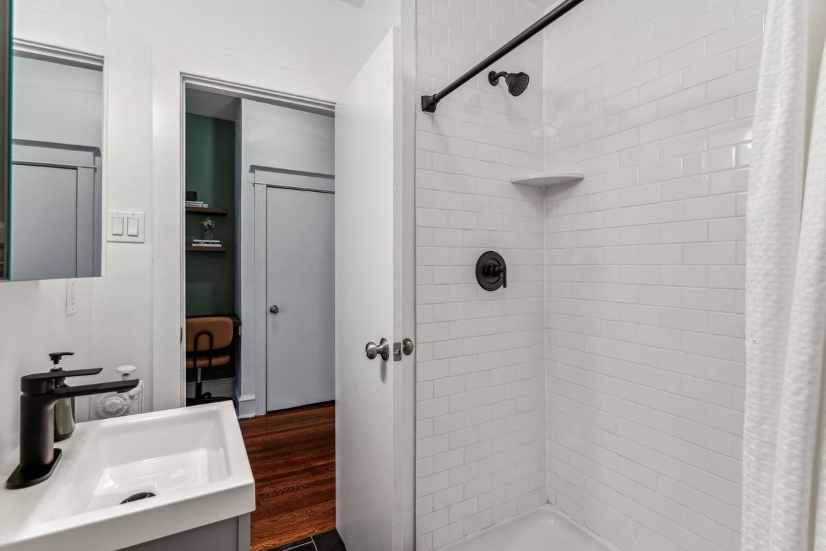 Apartment for rent at 4311-15 Spruce St, Philadelphia, PA 19104