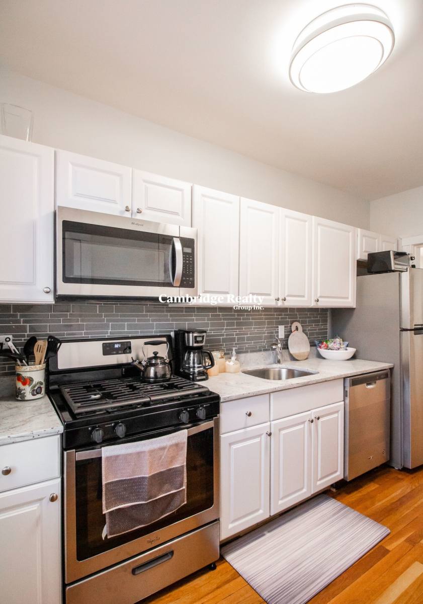 Apartment for rent at 191 Kent St #4T, Brookline, MA 02446