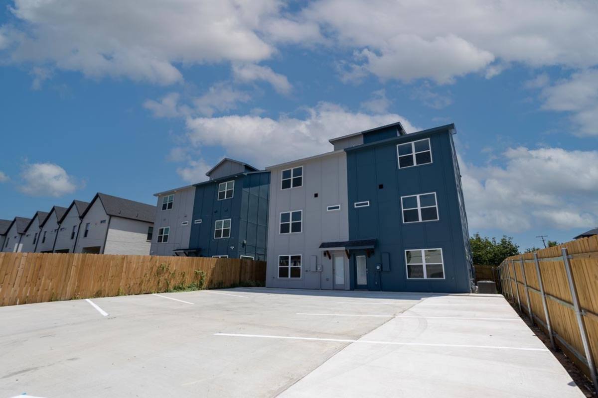 Apartment for rent at 3226 Forest Park Blvd, Fort Worth, TX 76110