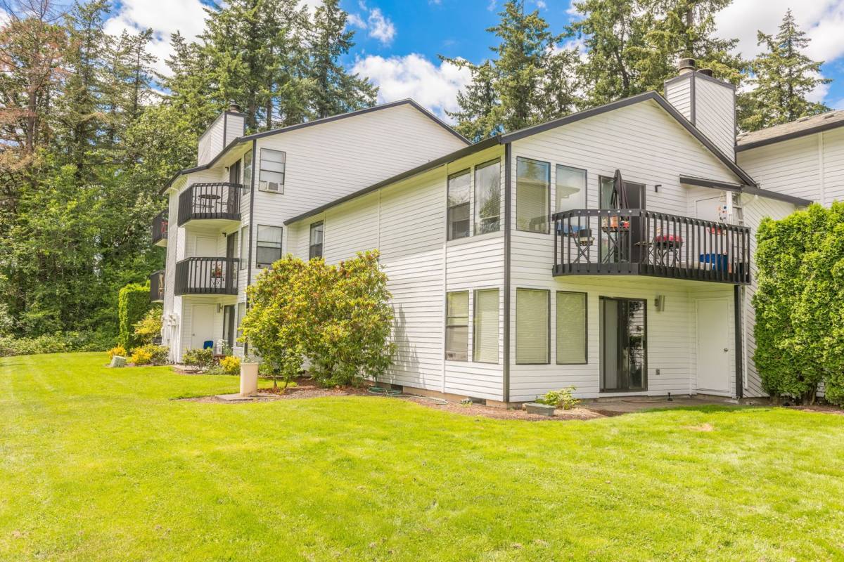 Apartment for rent at 7535 SW Hall Blvd, Beaverton, OR 97008