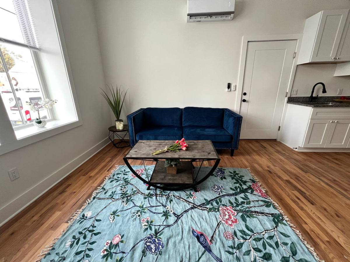 Apartment for rent at 106 E Broad St, Burlington, NJ 08016