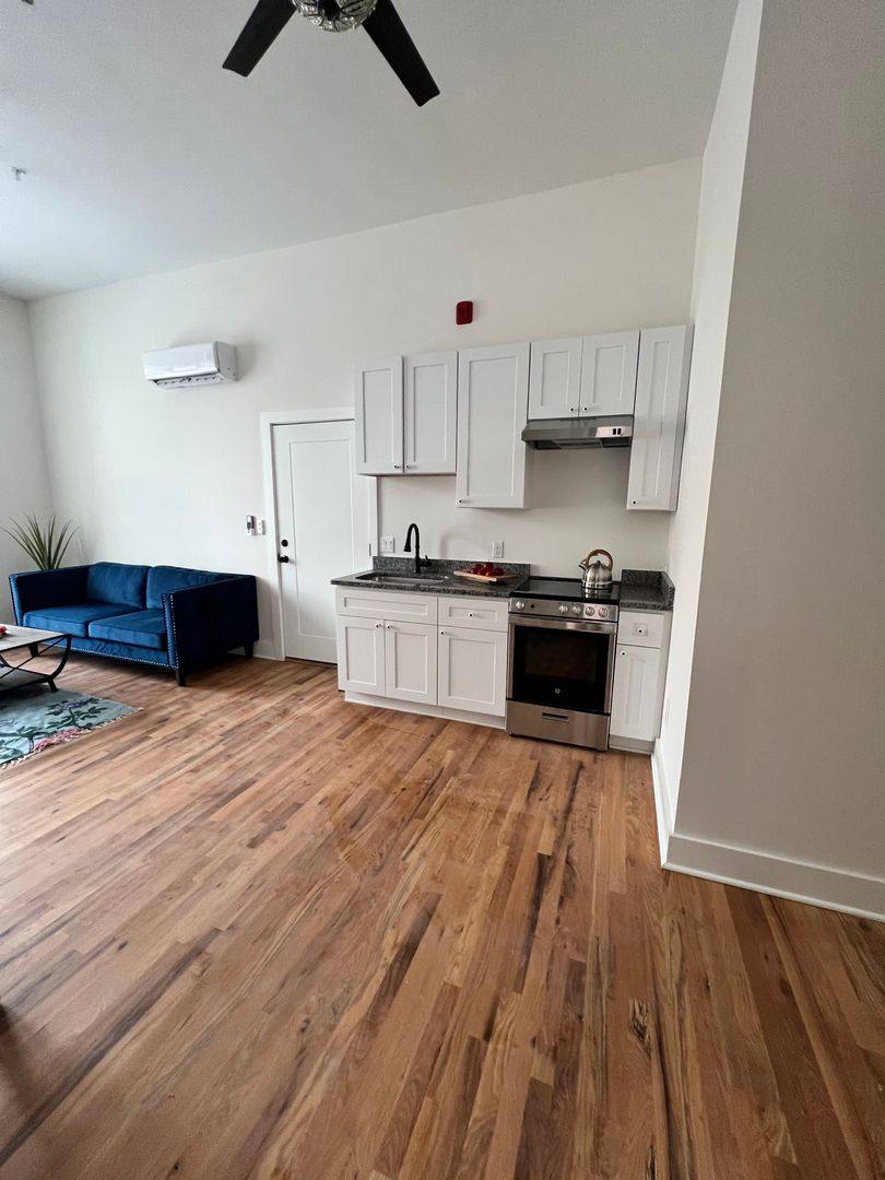 Apartment for rent at 106 E Broad St, Burlington, NJ 08016