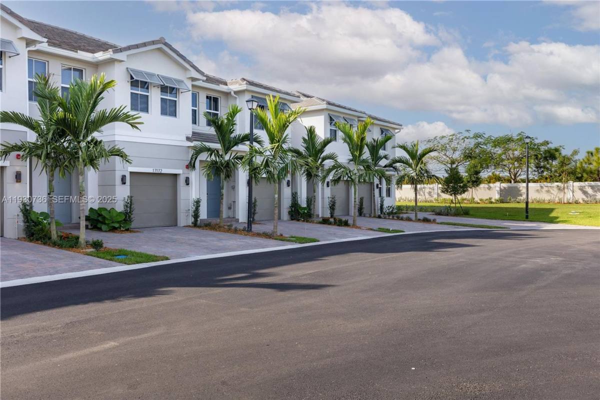 Townhouse for rent at 17174 2nd St, Hollywood, FL 33027