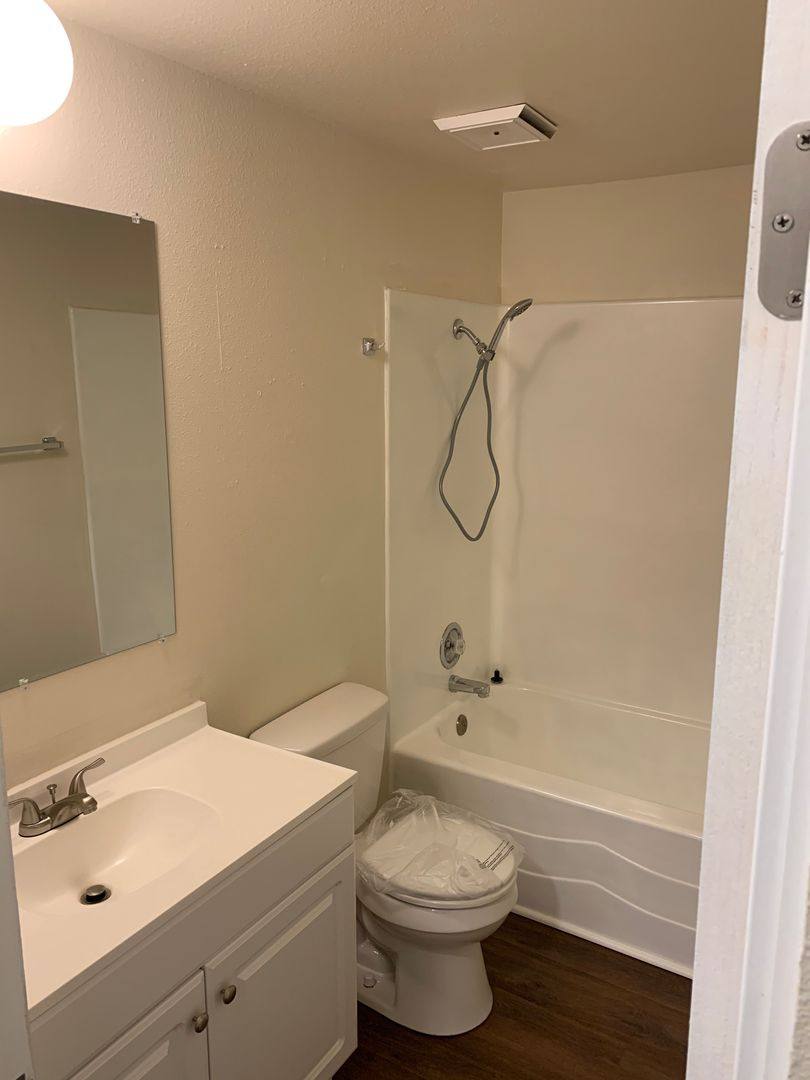 Apartment for rent at 727 SW Drumwood Ave, McMinnville, OR 97128