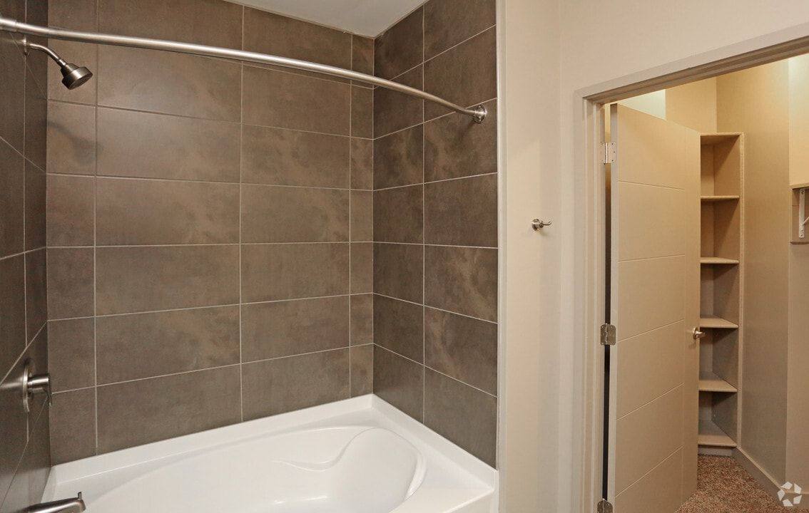 Apartment for rent at At580, 580 Walnut St #1004, Cincinnati, OH 45202