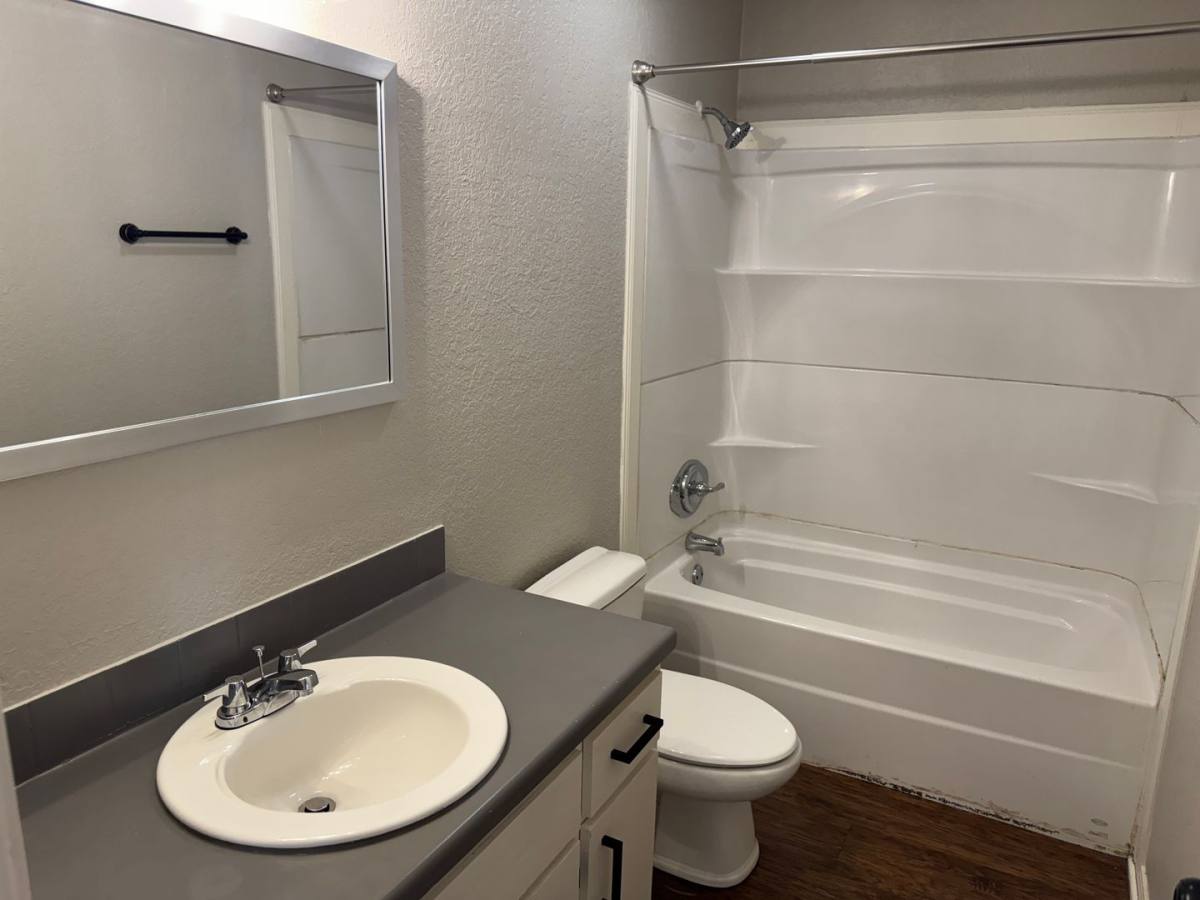 Apartment for rent at 323 S 12th St, Van Buren, AR 72956