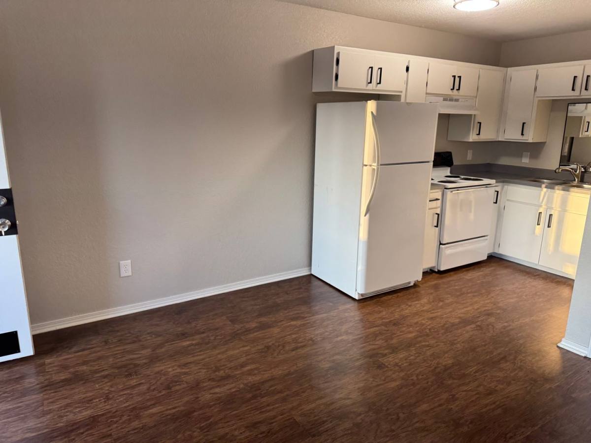Apartment for rent at 323 S 12th St, Van Buren, AR 72956