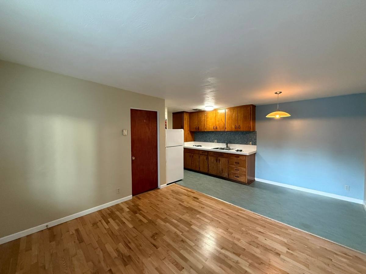 Apartment for rent at 2950 Willamette St, Eugene, OR 97405