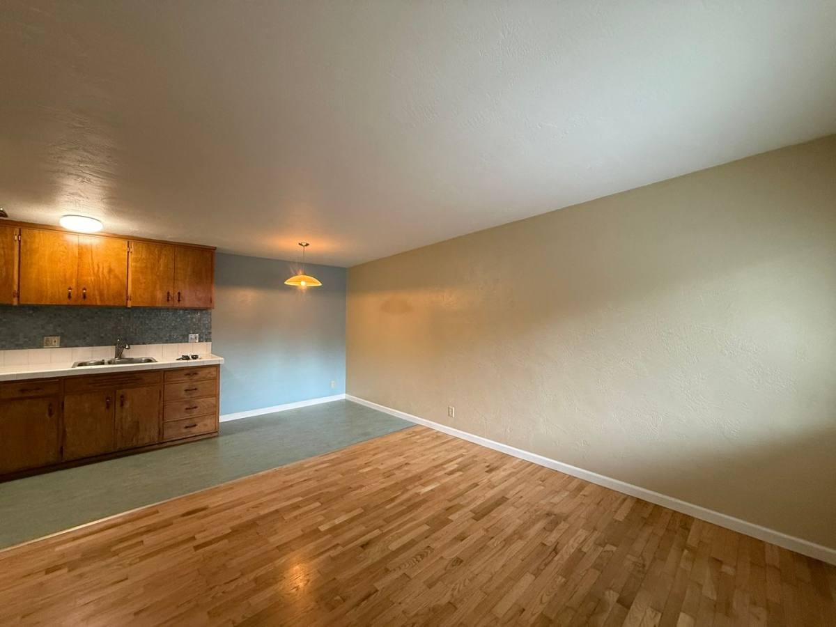 Apartment for rent at 2950 Willamette St, Eugene, OR 97405