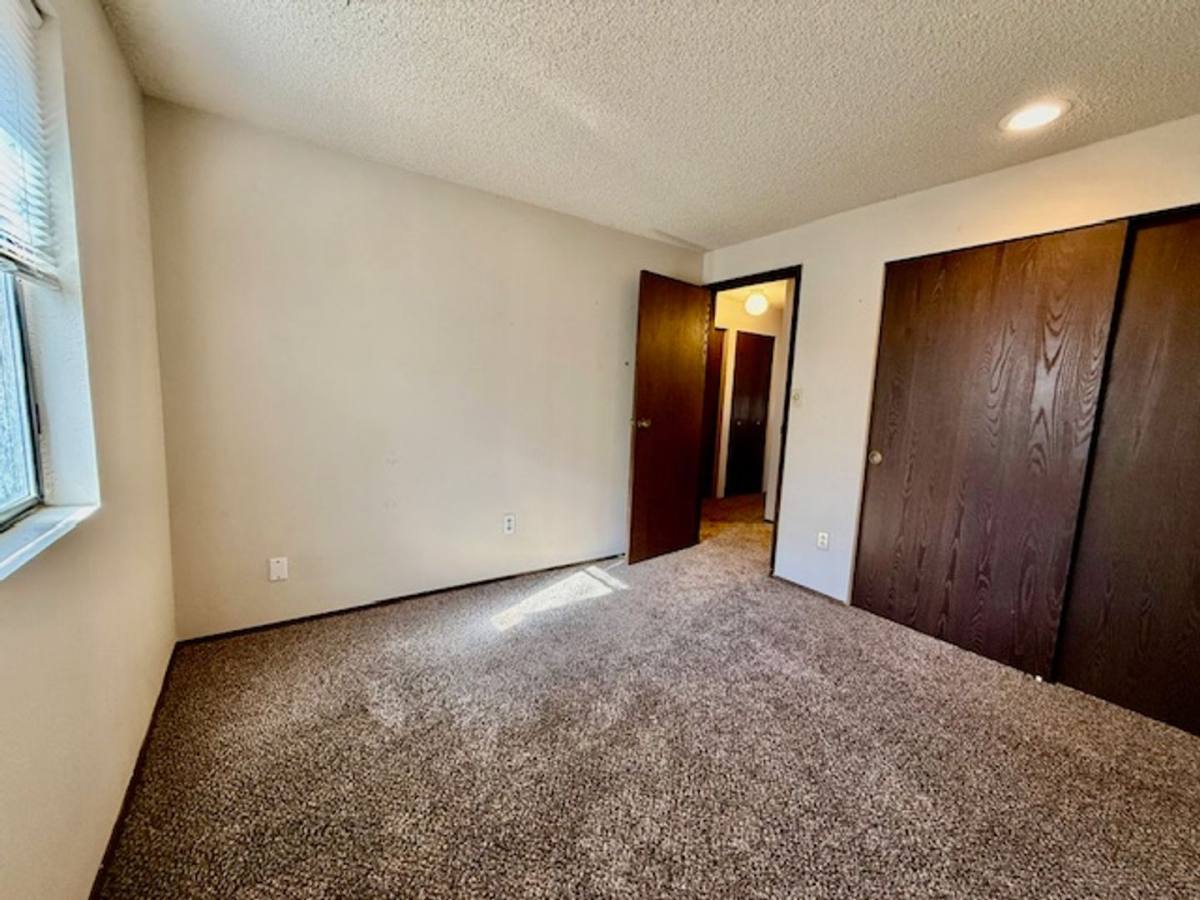 Apartment for rent at 1211 W Ivy Ave, Moses Lake, WA 98837