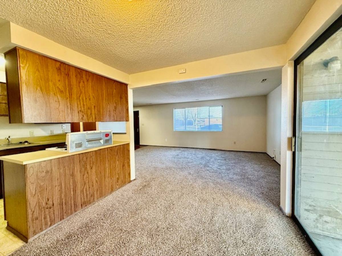 Apartment for rent at 1211 W Ivy Ave, Moses Lake, WA 98837