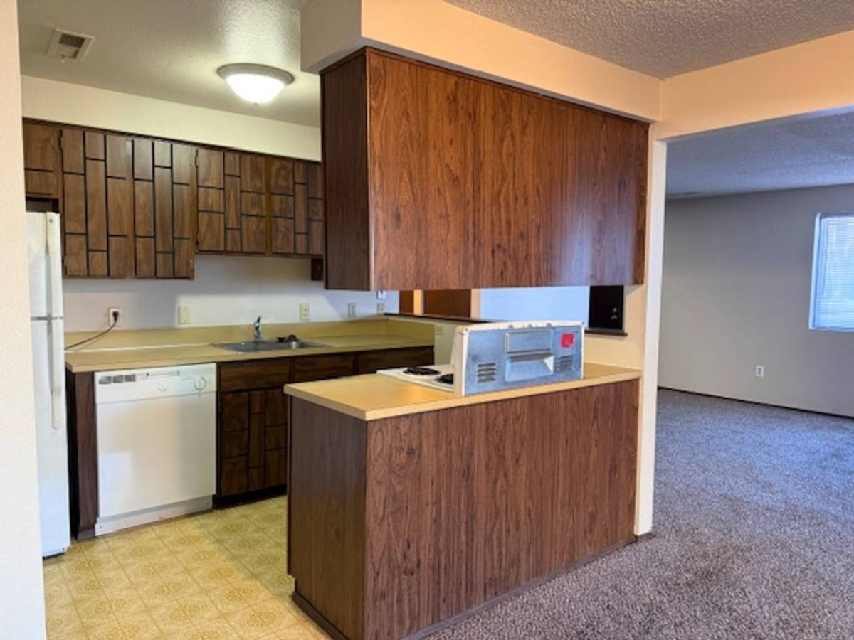 Apartment for rent at 1211 W Ivy Ave, Moses Lake, WA 98837