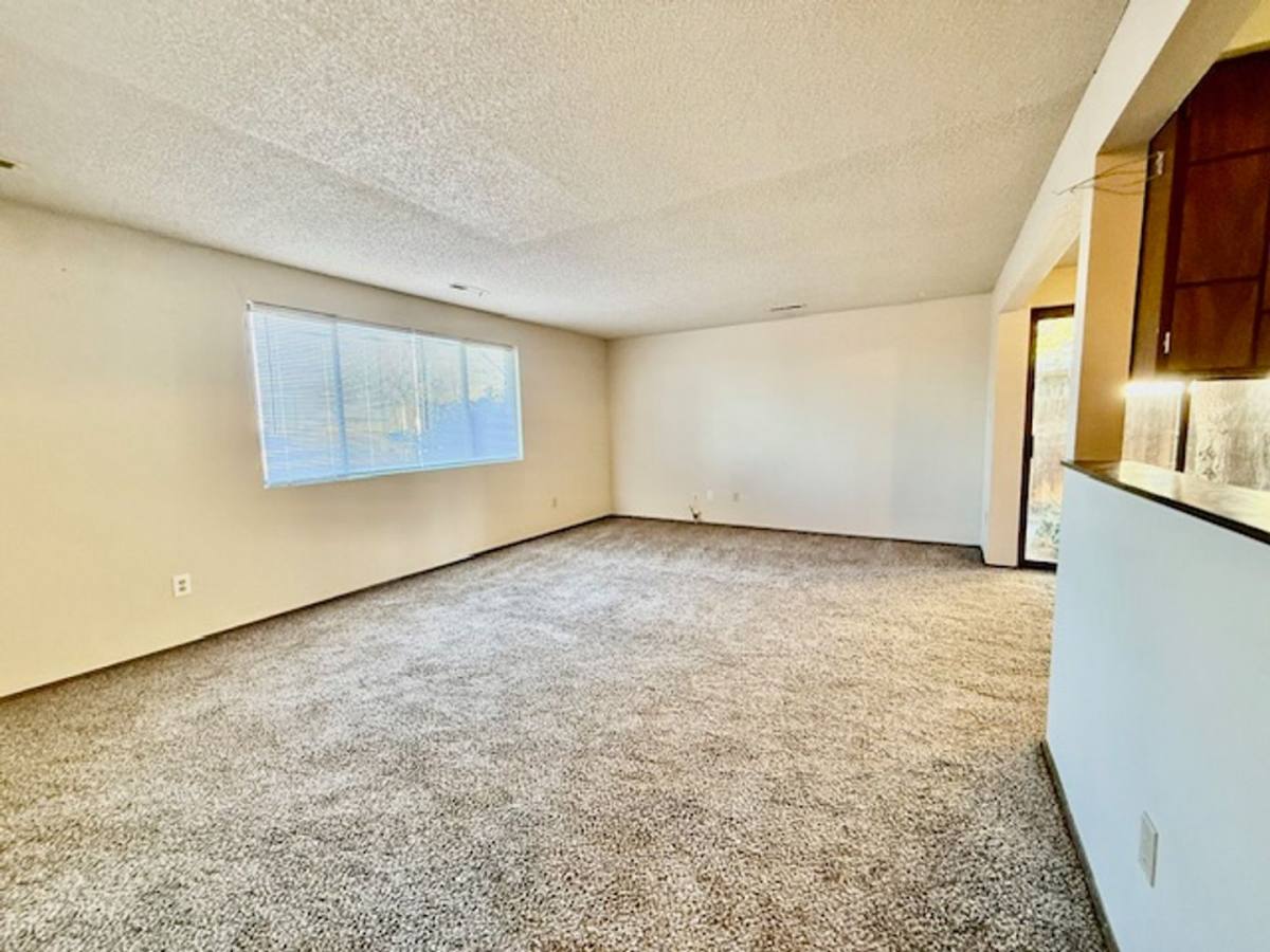 Apartment for rent at 1211 W Ivy Ave, Moses Lake, WA 98837