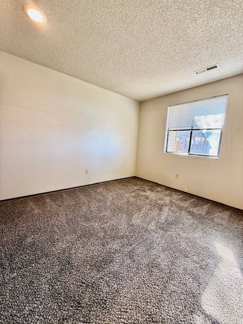 Apartment for rent at 1211 W Ivy Ave, Moses Lake, WA 98837