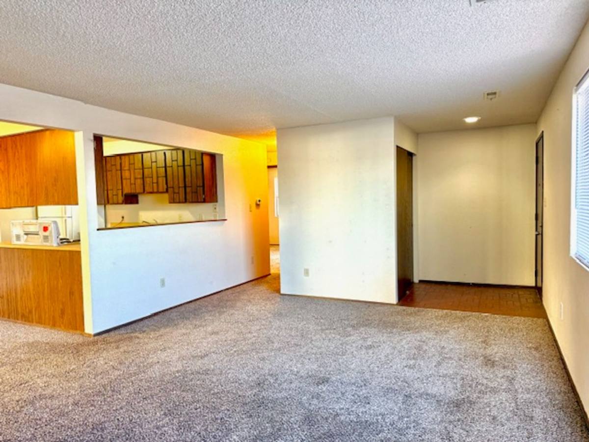 Apartment for rent at 1211 W Ivy Ave, Moses Lake, WA 98837