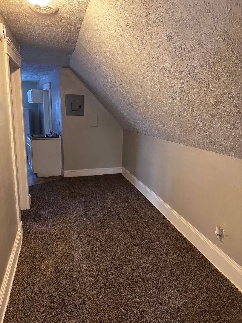 Apartment for rent at 10707 Hampden Ave, Cleveland, OH 44108